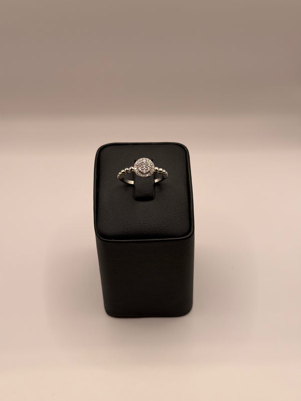 טבעת כסף עם אבן סברובסקי – עיצוב יוקרתי