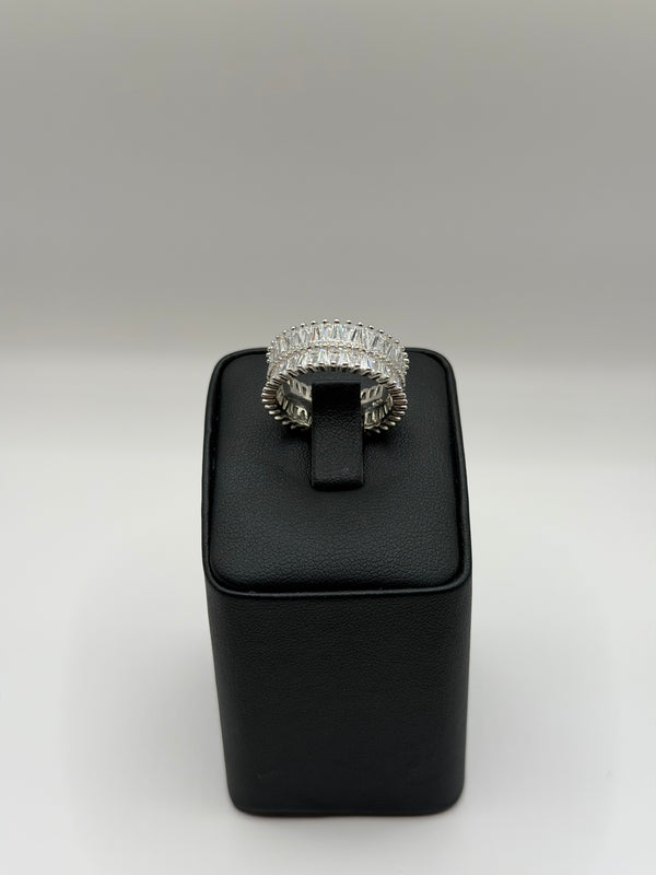 טבעת כסף עם אבן סברובסקי – עיצוב יוקרתי