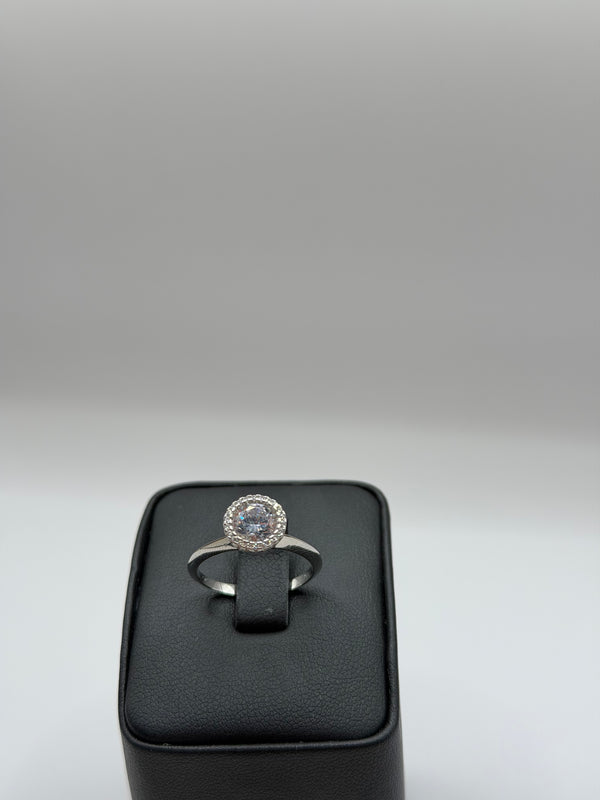 טבעת כסף עם אבן סברובסקי – עיצוב יוקרתי