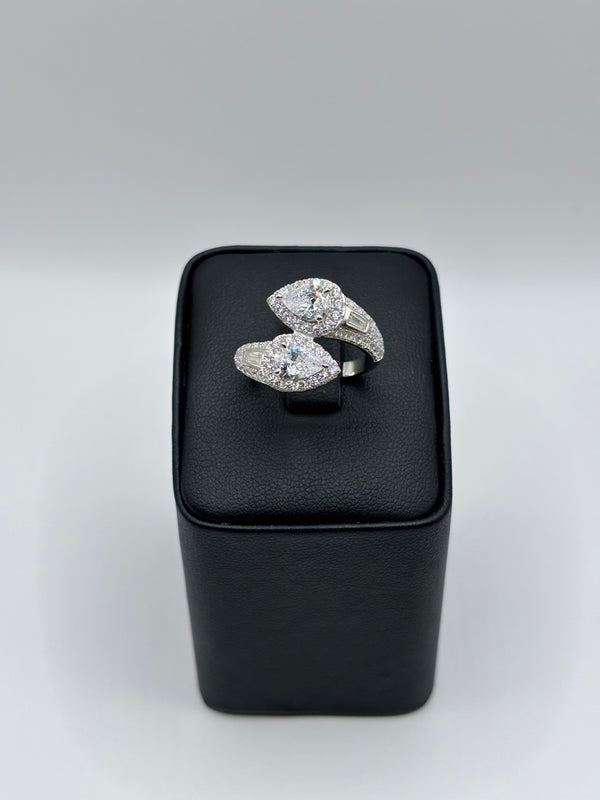 טבעת כסף עם אבן סברובסקי – עיצוב יוקרתי